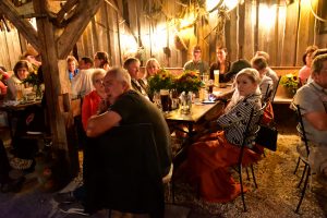 Betriebsfeier mit Tanz Betriebsfeier mit Tanz